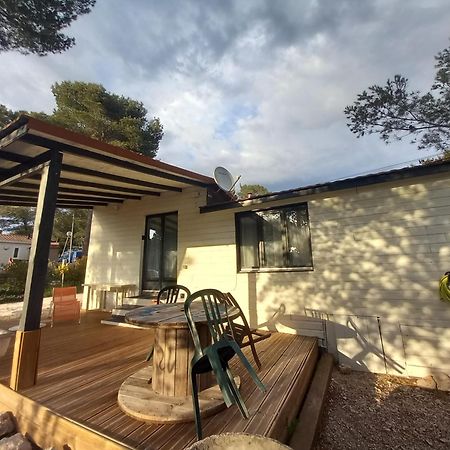 Mobilhome A Deux Pas Du Circuit Du Castellet Avec Terrasse Vue Mer Ле-Кастелле Екстер'єр фото