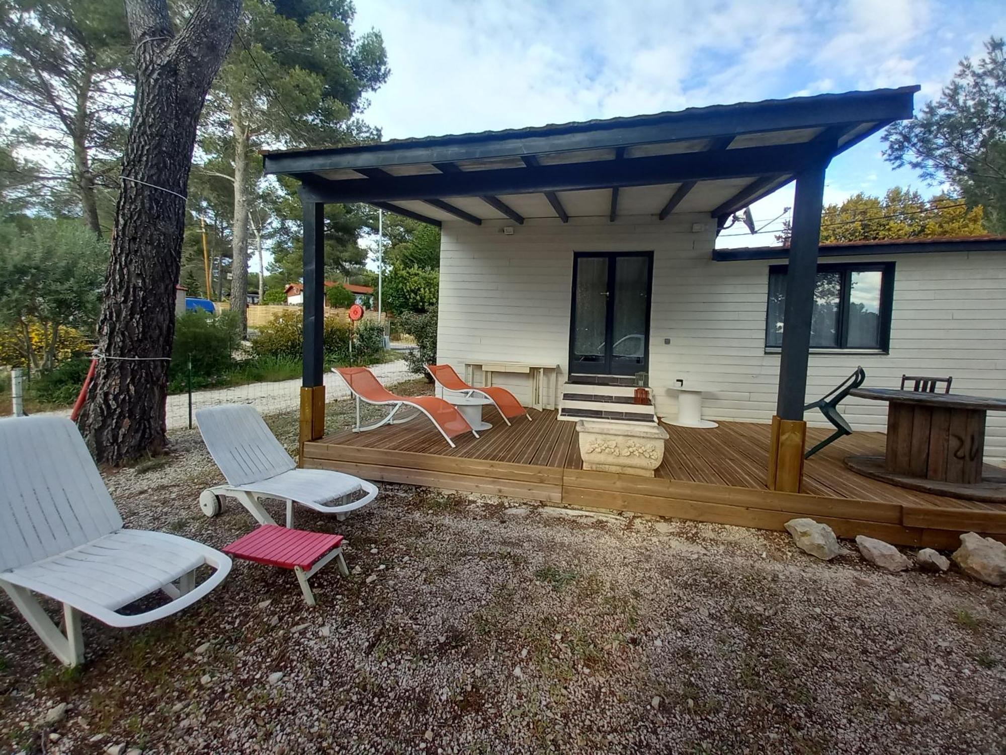 Mobilhome A Deux Pas Du Circuit Du Castellet Avec Terrasse Vue Mer Ле-Кастелле Екстер'єр фото